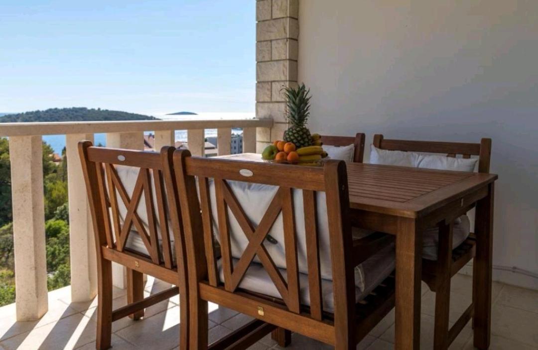 Love Apartments Zecevo Luaran gambar