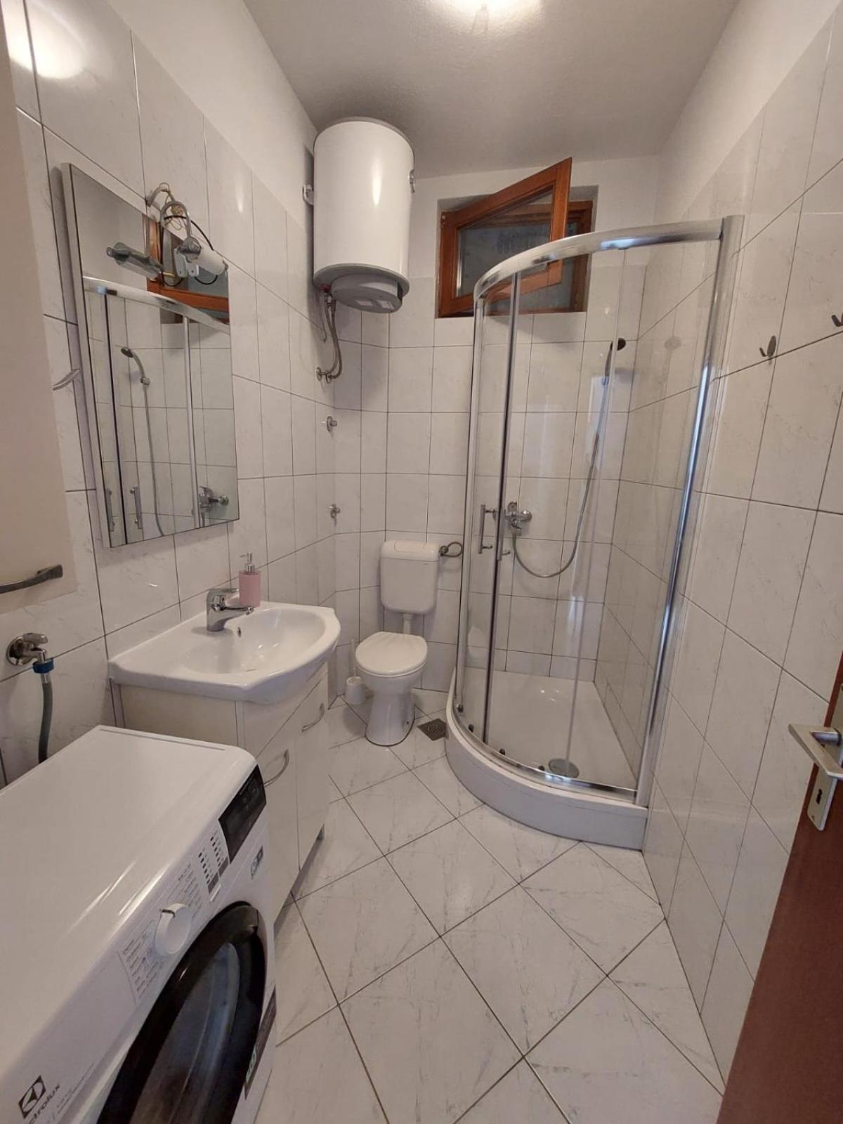 Love Apartments Zecevo Luaran gambar